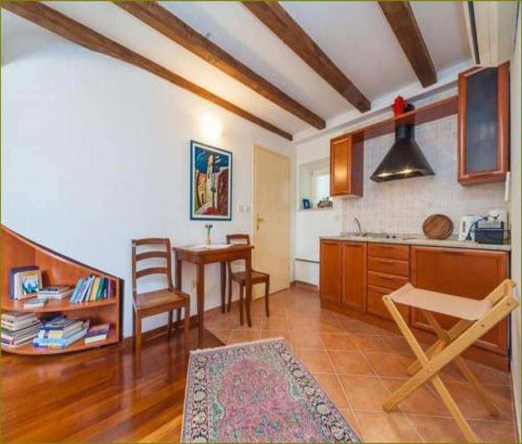 Vi-la Apartment